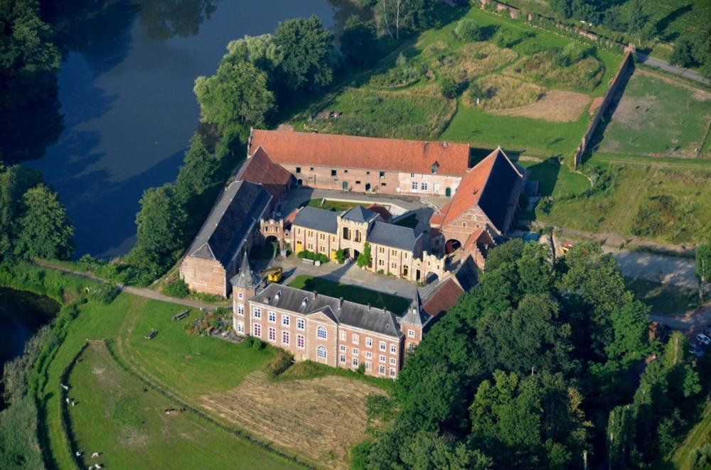 Kasteel Nieuwenhoven Apartamento Sint-Truiden Exterior foto